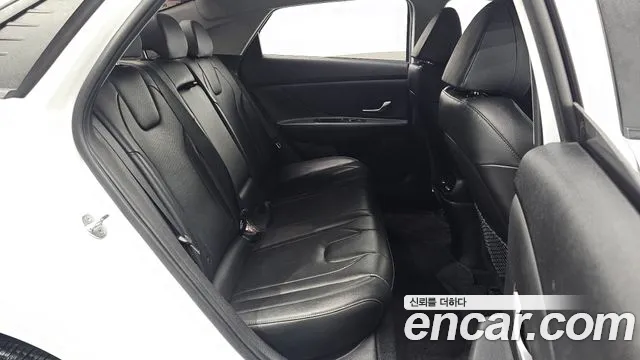 Hyundai AVANTE Avante (CN7) — Фото автомобиля 11