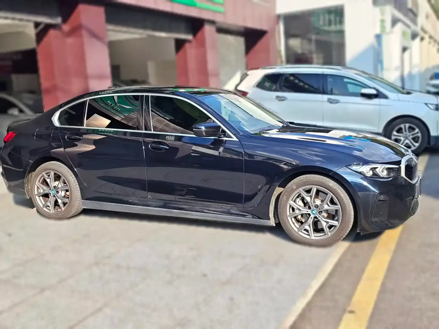 BMW BMW i3 2024 eDrive 35 L — Фото автомобиля 12