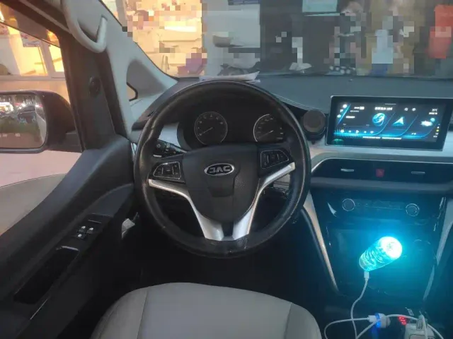 JAC Refine M3 — Фото автомобиля 2