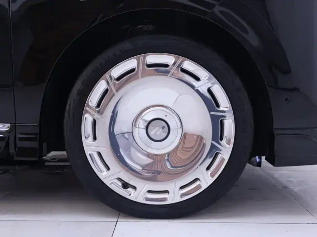 IM Motors LS9 — Фото автомобиля 6