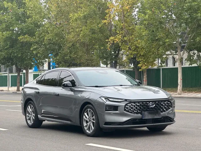Ford Mondeo — Фото автомобиля 3