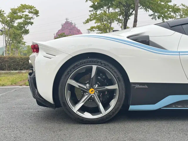 Ferrari SF90 — Фото автомобиля 8