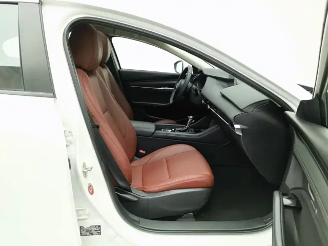 Mazda Axela — Фото автомобиля 23
