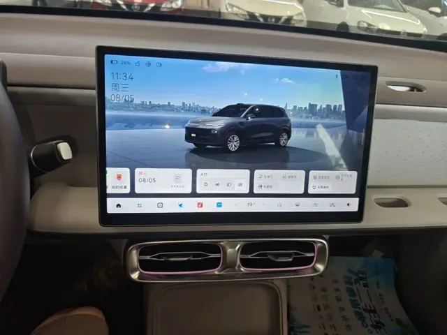 Leapmotor B10 — Фото автомобиля 12