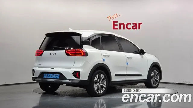 Kia Niro — Фото автомобиля 2