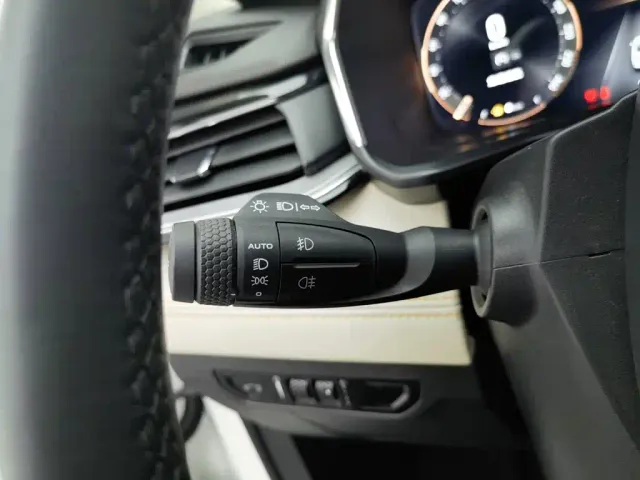 Lynk & Co Lynk & Co 06 EM-P 2022 PHEV 84KM Range Pro — Фото автомобиля 21