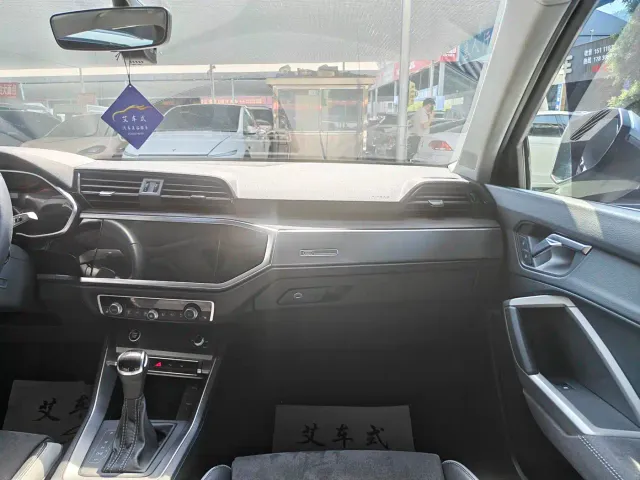 Audi Q3 — Фото автомобиля 9