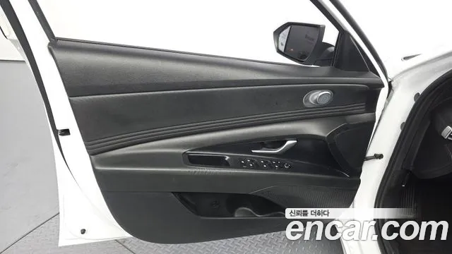 Hyundai AVANTE Avante (CN7) 1.6 LPi (Для проката) — Фото автомобиля 24