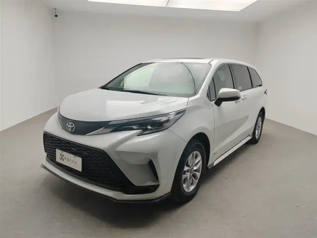 Фотография автомобиля — Toyota Granvia