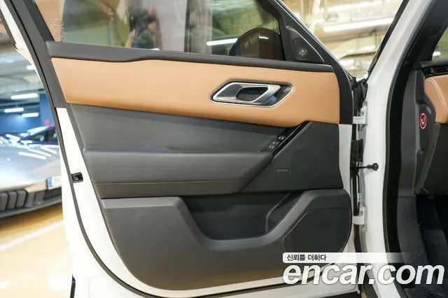 Land Rover Range Rover Velar — Фото автомобиля 17