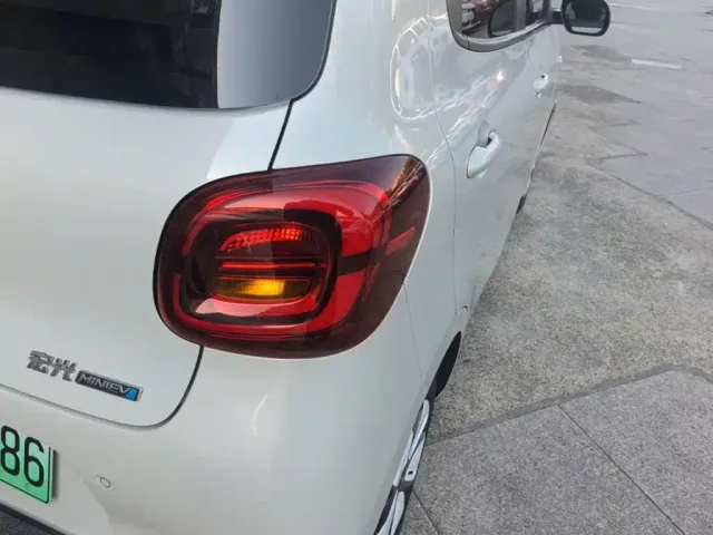Wuling Hongguang Mini EV — Фото автомобиля 7