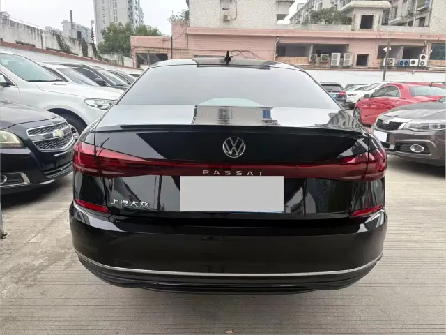 Volkswagen Passat — Фото автомобиля 7