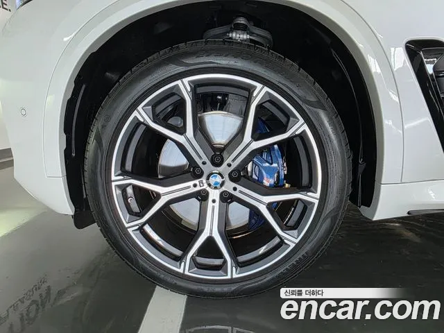 BMW X5 xDrive 40i M Sport — Фото автомобиля 5