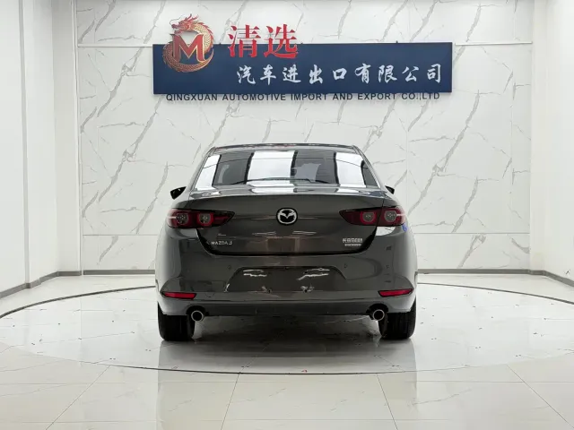 Mazda Axela — Фото автомобиля 5