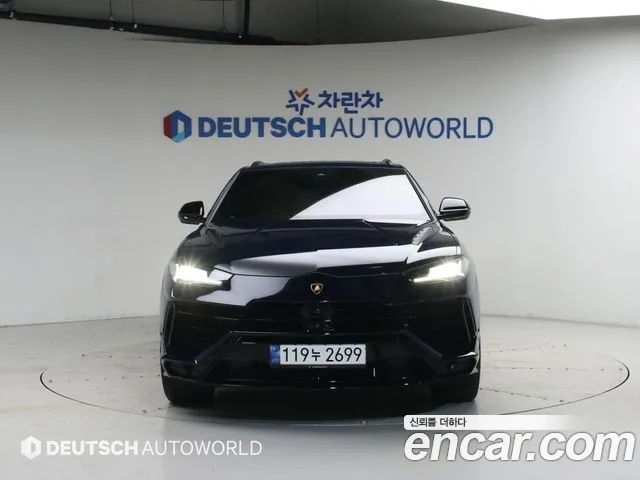 Lamborghini Urus — Фото автомобиля 3