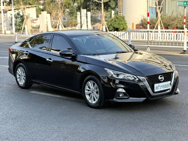 Nissan Teana — Фото автомобиля 3