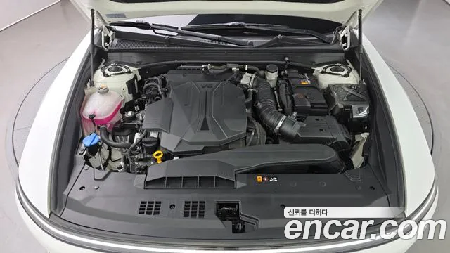 Hyundai Grandeur GN7 — Фото автомобиля 9