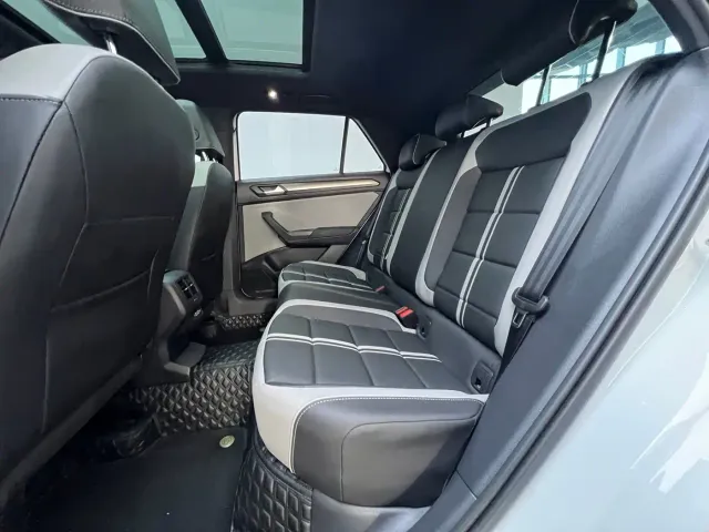 Volkswagen T-Roc — Фото автомобиля 19