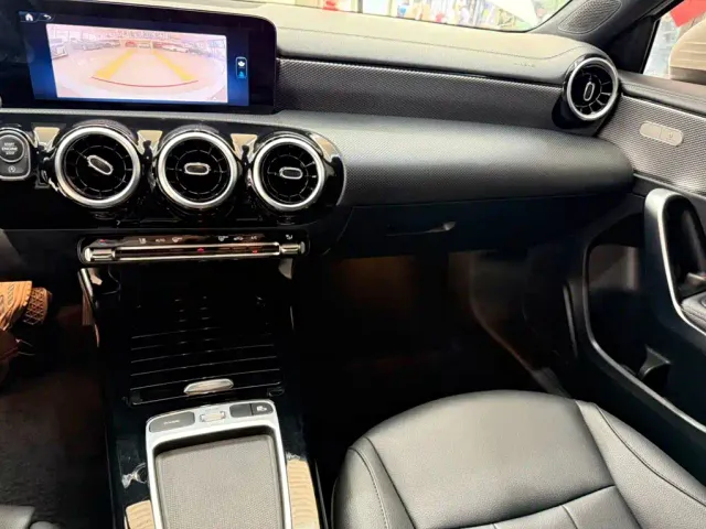 Mercedes-Benz A-Class — Фото автомобиля 12