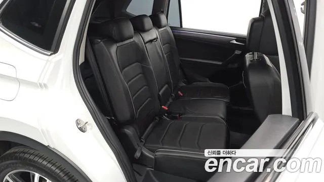 Volkswagen Tiguan — Фото автомобиля 12