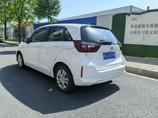 Honda Fit — Фото автомобиля 4