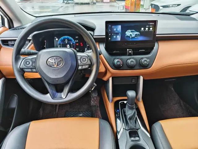 Toyota Corolla Cross — Фото автомобиля 6