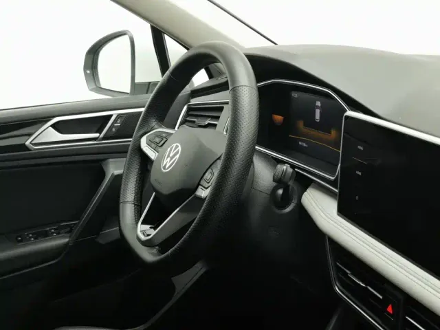Volkswagen Tiguan L — Фото автомобиля 22