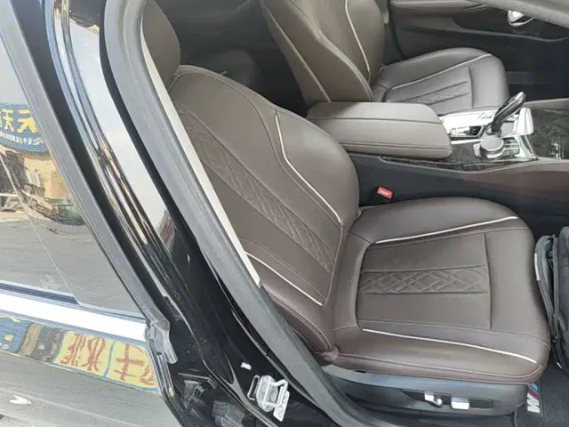 BMW 5 Series — Фото автомобиля 24