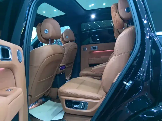 Li Auto L8 — Фото автомобиля 16