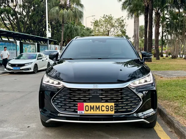 BYD Tang — Фото автомобиля 2
