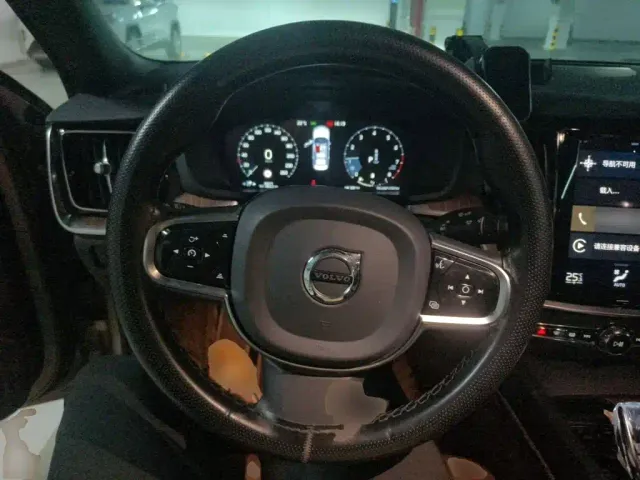 Volvo S60 — Фото автомобиля 6