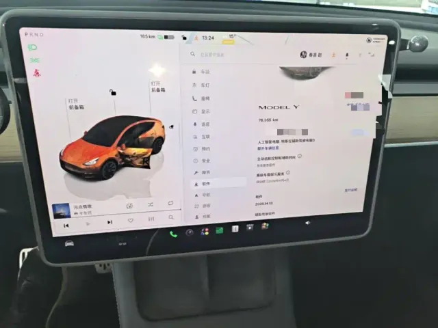 Tesla Model Y — Фото автомобиля 11