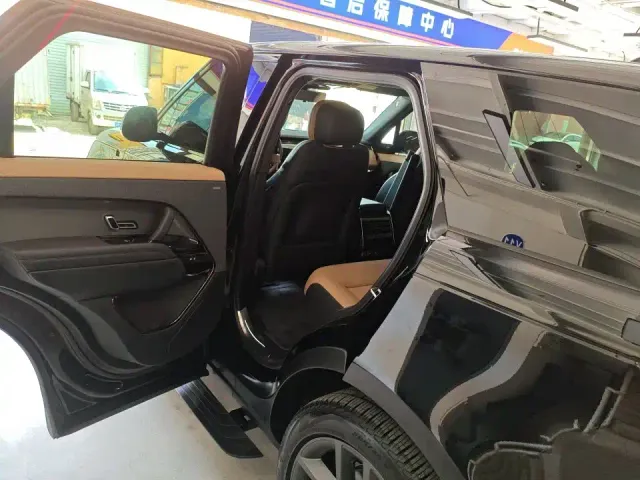 Land Rover Range Rover Sport — Фото автомобиля 6