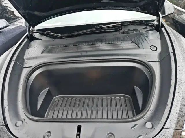 Tesla Model Y — Фото автомобиля 19