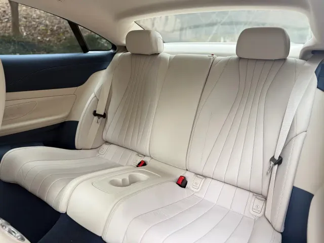 Mercedes-Benz E-Class — Фото автомобиля 11