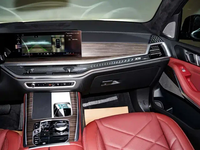 BMW BMW X5 2023 xDrive 40Li M Sport Black Night Package — Фото автомобиля 21