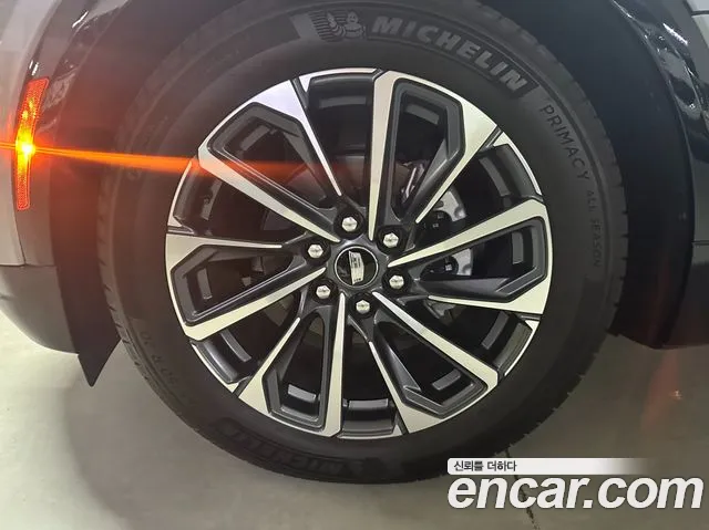 Cadillac Lyriq Lyriq Sport — Фото автомобиля 4