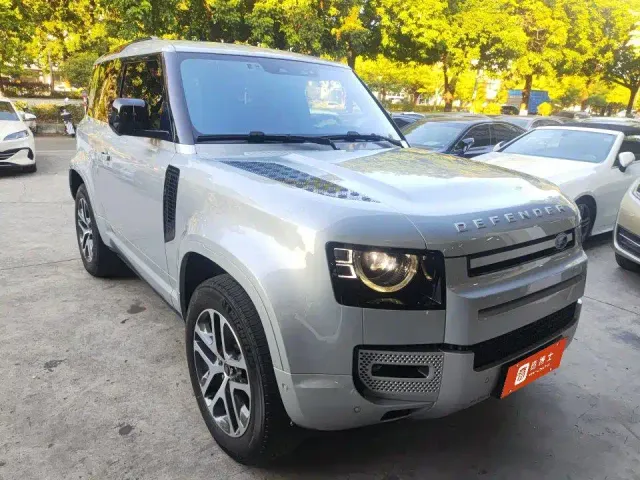 Land Rover Defender — Фото автомобиля 5