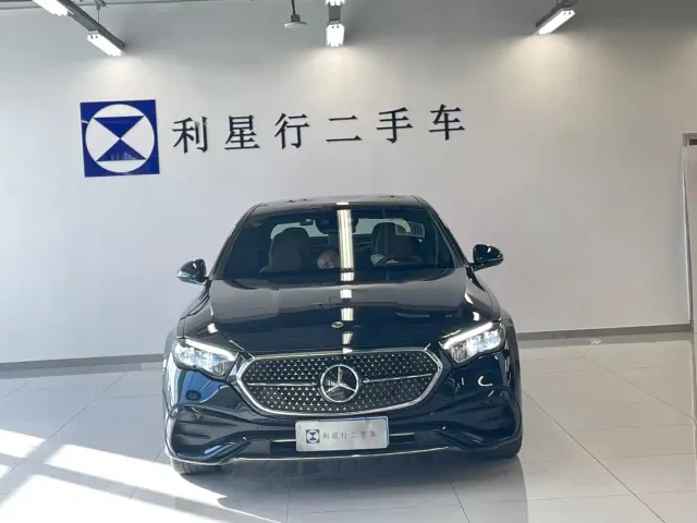 Mercedes-Benz E-Class — Фото автомобиля 2