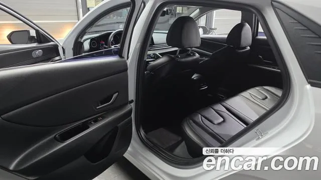 Hyundai AVANTE Avante (CN7) — Фото автомобиля 11