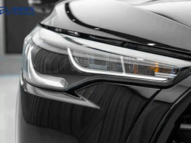 Toyota Corolla Cross — Фото автомобиля 10