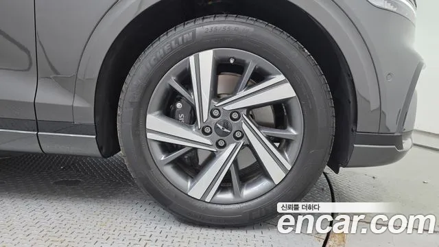 Genesis GV70 2.5T Бензин 2WD — Фото автомобиля 19