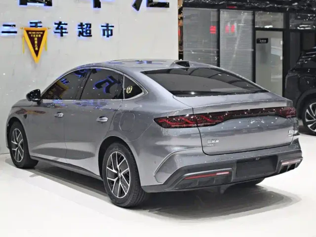 BYD Qin L — Фото автомобиля 16