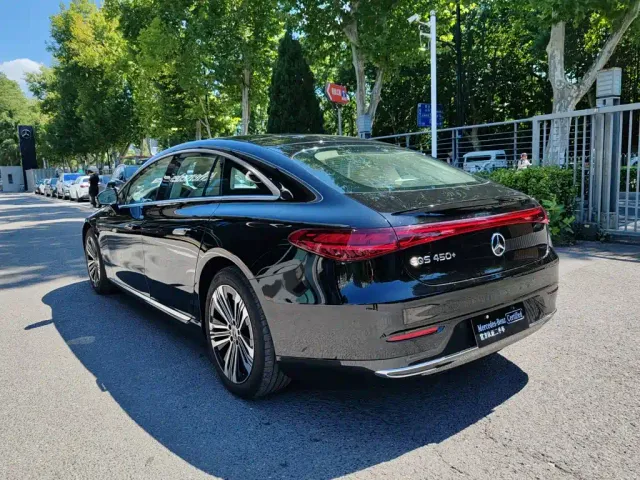 Mercedes-Benz EQS — Фото автомобиля 4