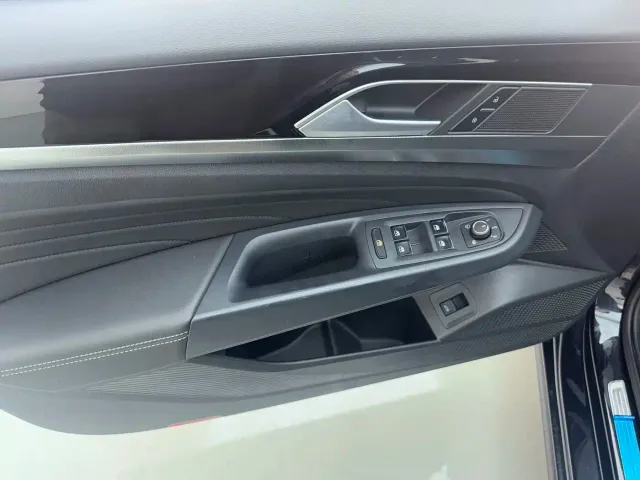 Volkswagen Passat — Фото автомобиля 7