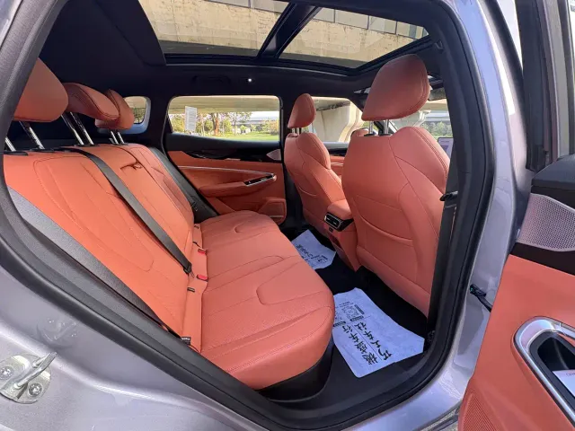Geely Boyue — Фото автомобиля 19