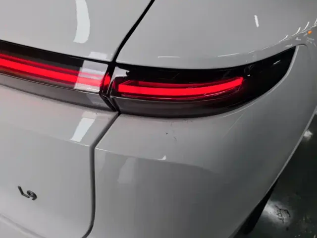 Li Auto L9 — Фото автомобиля 7