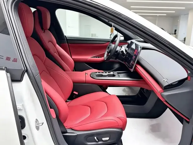 Xiaomi SU7 — Фото автомобиля 5