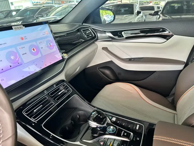 BYD Qin PLUS — Фото автомобиля 17