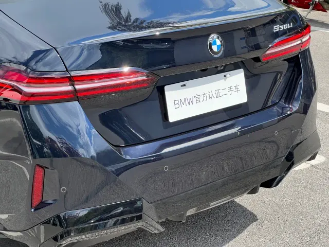 BMW 5 Series — Фото автомобиля 13
